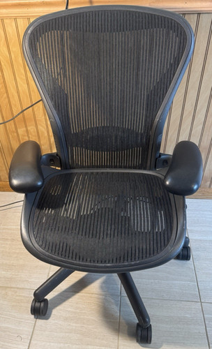 Herman miller aeron - aeron, mesh