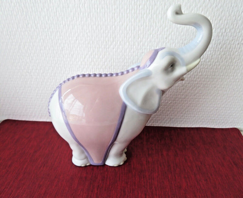 Porcelaine nao statuette - porcelaine,