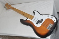 Guitare électrique basse de