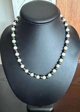 COLLIER COURT/ PERLES NACREES BICOLORES/ XXI SIECLE