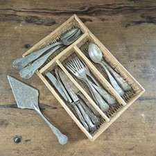 Ensemble de couverts anciens