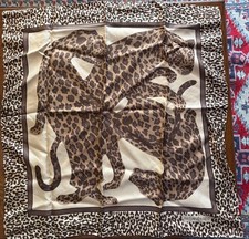 YVES SAINT LAURENT Foulard en