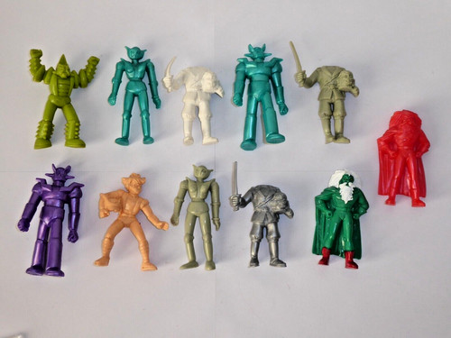 Lot 11 figurines pvc - lot,