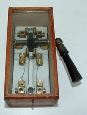 Ancien disjoncteur électrique