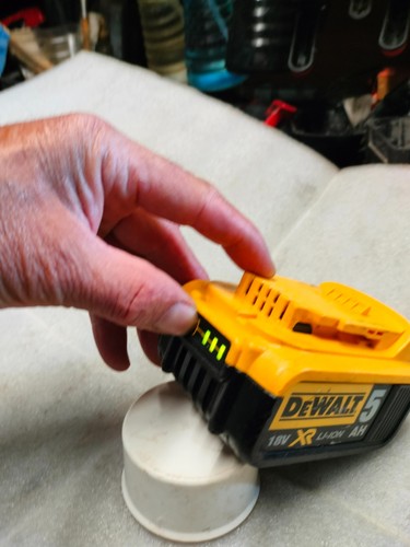 Batterie dewalt 5ah li - v,