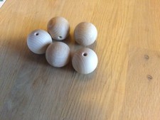 Boules en bois ø 30 mm - demi-percées- 5 pièces