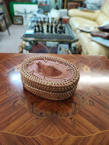 Belle petite boîte ovale - , en