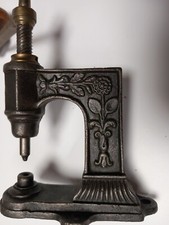 superbe ancienne presse de cordonnier riveteuse
