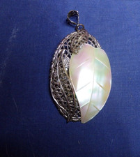  ancien Beau Pendentif  nacre