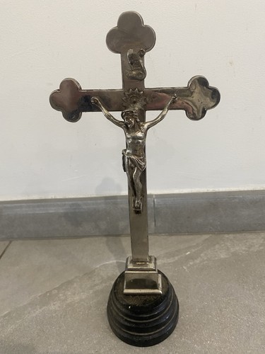 Très ancien crucifix sur - ancien,