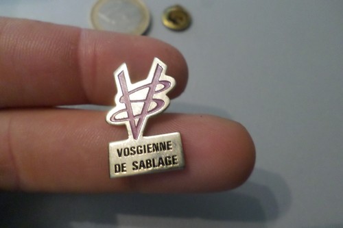 Badge pin broche club - broche,