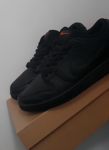 Nike dunk low - orange, label