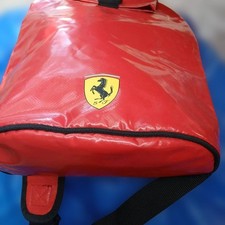 Beau sac à dos en nylon rouge