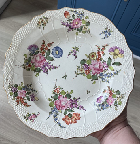 Belle assiette porcelaine - belle,