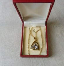 Pendentif avec collier, cheval avec étrier, en plaqué or