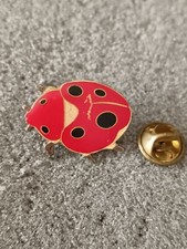 Pin's Pins Pin Enamel 37  Animaux "La Coccinelle"