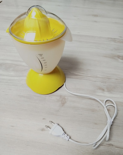Presse agrumes jaune - presse-agrumes,