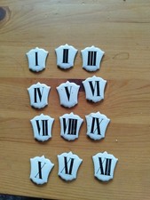 Lot 1 :  12 Chiffres Romains