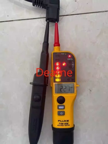 Fluke t130 two pole voltage - fluke, two-pole