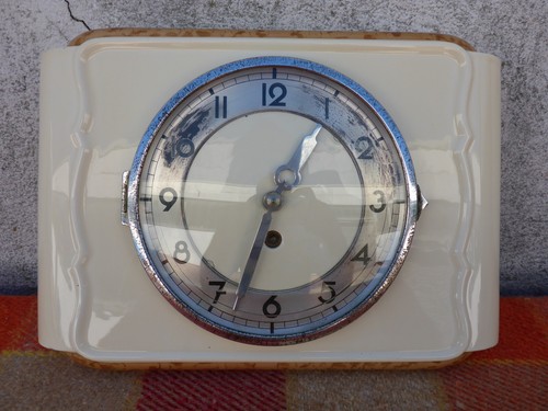 Ancienne horloge murale - ancienne,