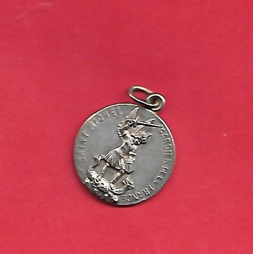 Insigne medaille saint - ,