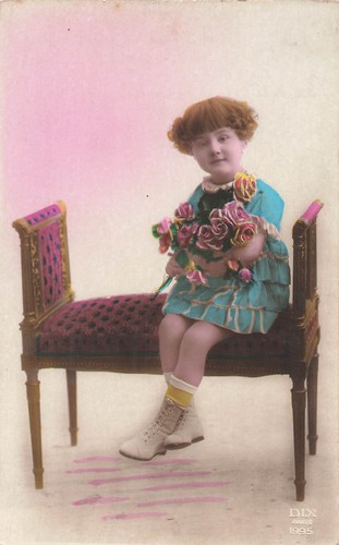 Petite fille roses fleurs - cp,
