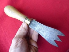 outil ancien  en fer forgé