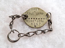 Un bracelet militaire