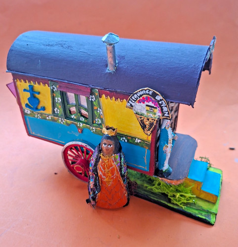 Creche roulotte cirque - creche,