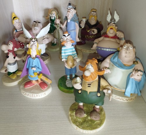Lot 11 figurines astérix - 11,