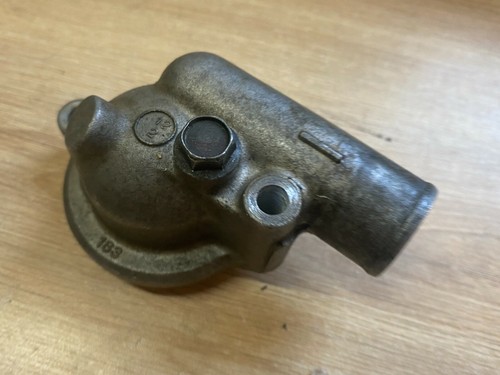 Couvercle thermostat de - un,