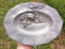 Plat Etain d'Art Ciselé Art