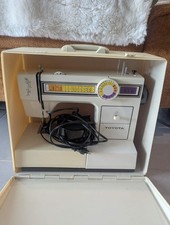 Machine à coudre ancienne