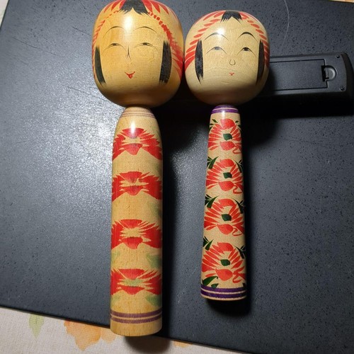 Togatta kokeshi lot - de, 2