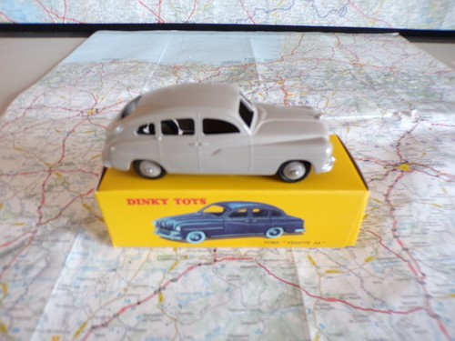 Ford vedette grise - vedette,