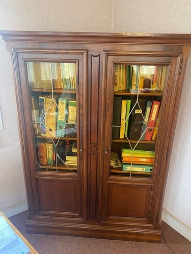 Urgent bibliothèque - bibliothèque, /