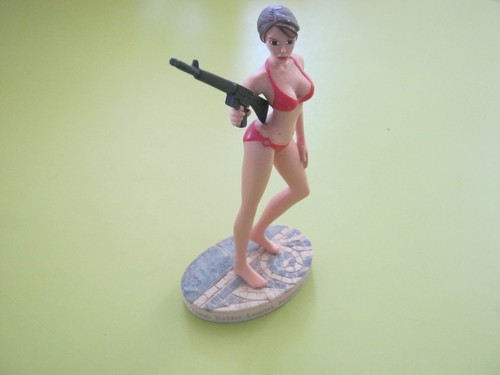Figurine lara croft tomb - lara,