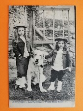 Old postcard Types of the Pyrenees written by PAU in 1921 Three good friends young girls dog