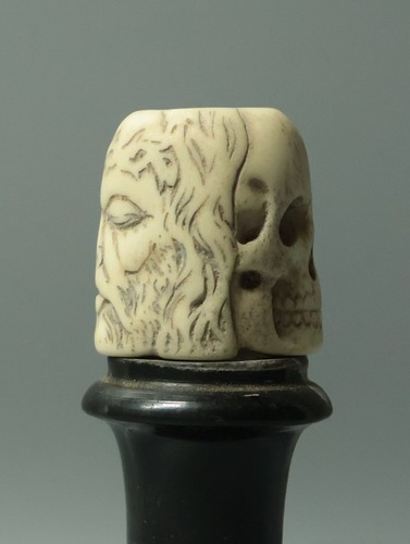 Ancien memento mori os - mori, en