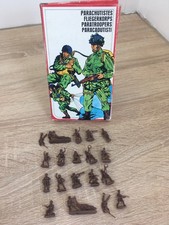 Anciens petits soldats