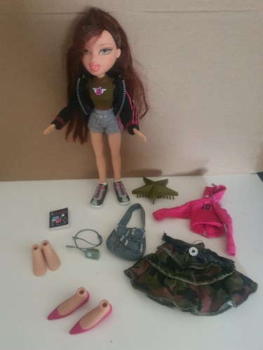 Bratz phoebe back - back, school