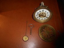 PENDULE ANCIENNE  MOUVEMENT DE