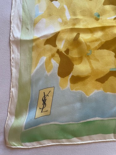 Foulard yves saint laurent - saint,