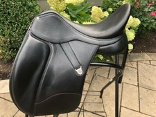 Bates 18" Dressage+ Saddle; Black leather; Gently Used; Includes leathers.