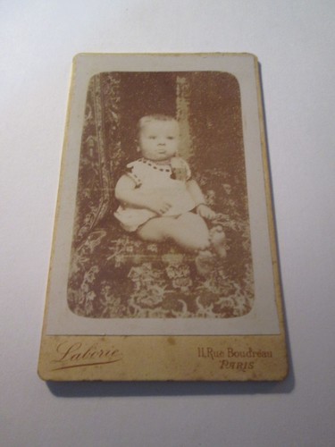 Photo cdv bebe assis dans - photo,