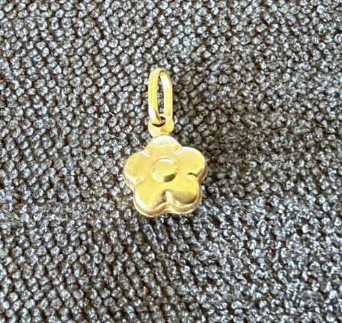 Pendentif fleur or massif 18
