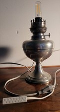 Lampe à pétrole électrifié