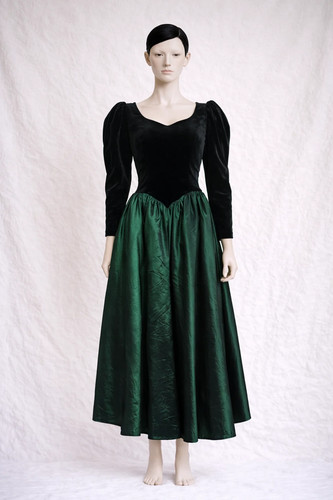 Robe longue noire - , et