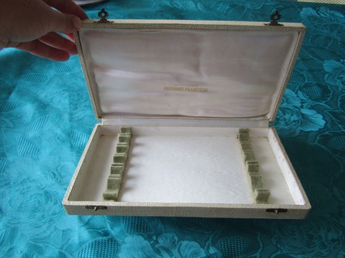 Boite rangement pour - de,