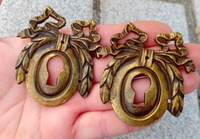 2 ANCIENNES ENTRÉES DE CLÉ SERRURE en LAITON DE MEUBLE ,LOUIS XVI N°104C